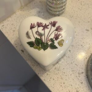 A Portmeirion Botanic Garden Trinket Box
